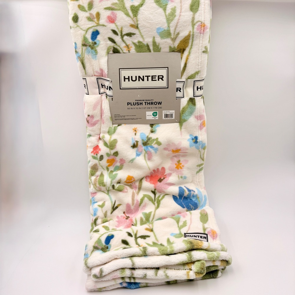 Hunter Peony Floral Plush Throw‎ Blanket 50x70 White Pink Blue Botanical Fleece
